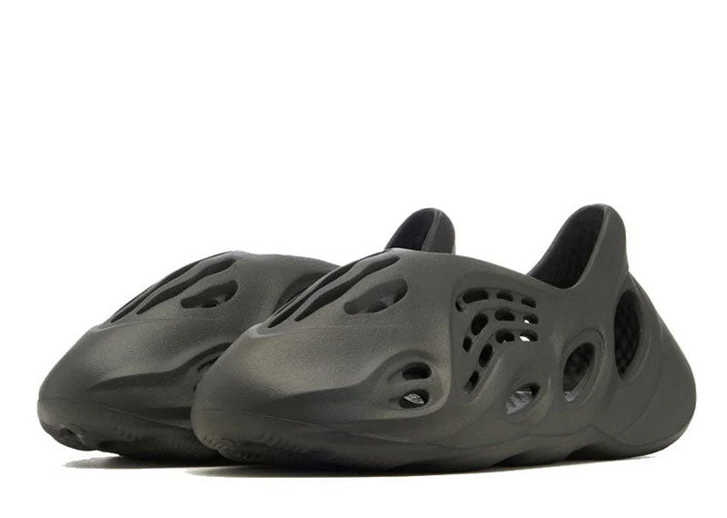 Yeezy Foam RNR Carbon | Soul Gallery