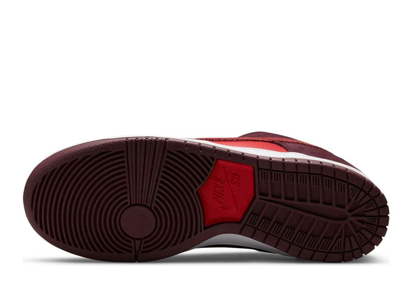 Nike SB Dunk Low Cherry