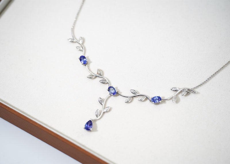 SOUL Azzura Fiore 9ct White Gold Necklace