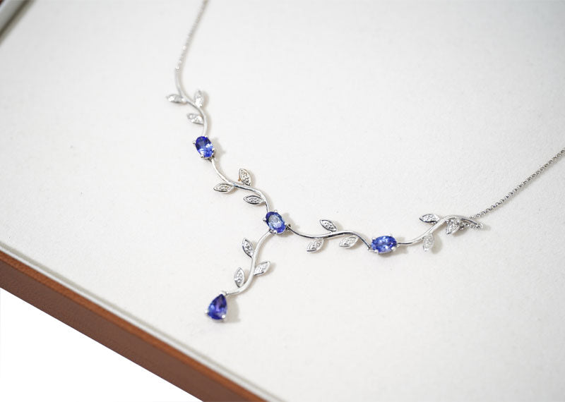 SOUL Azzura Fiore 9ct White Gold Necklace